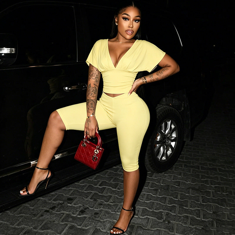 Women Solid Color V-Neck Ruffled Short Sleeve Top Tight Fitting Capri Pants Two-Piece Set